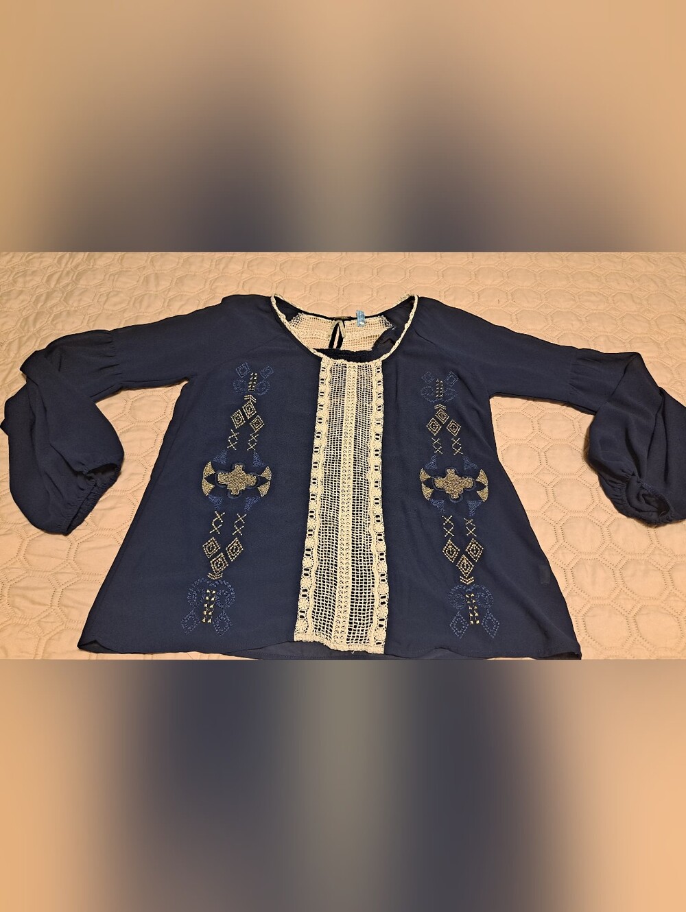 Gimmicks By BKE blue Long Sleeve With Lace Trims Size M